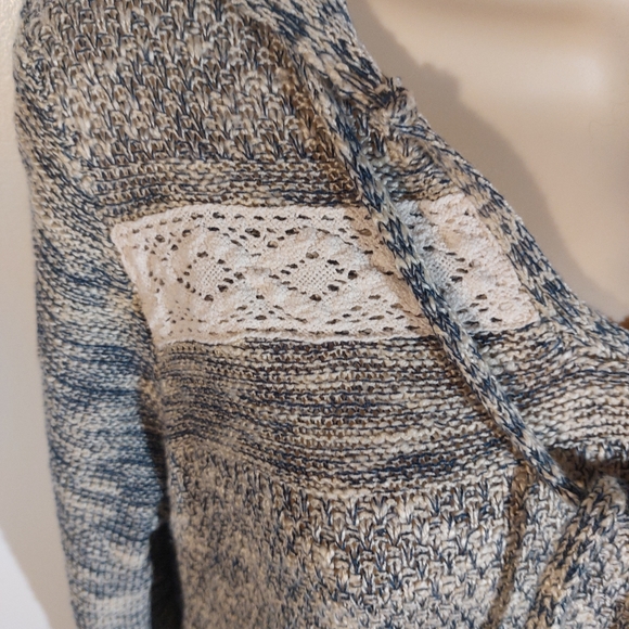 Woman's long sleeve sweater - Picture 2 of 8